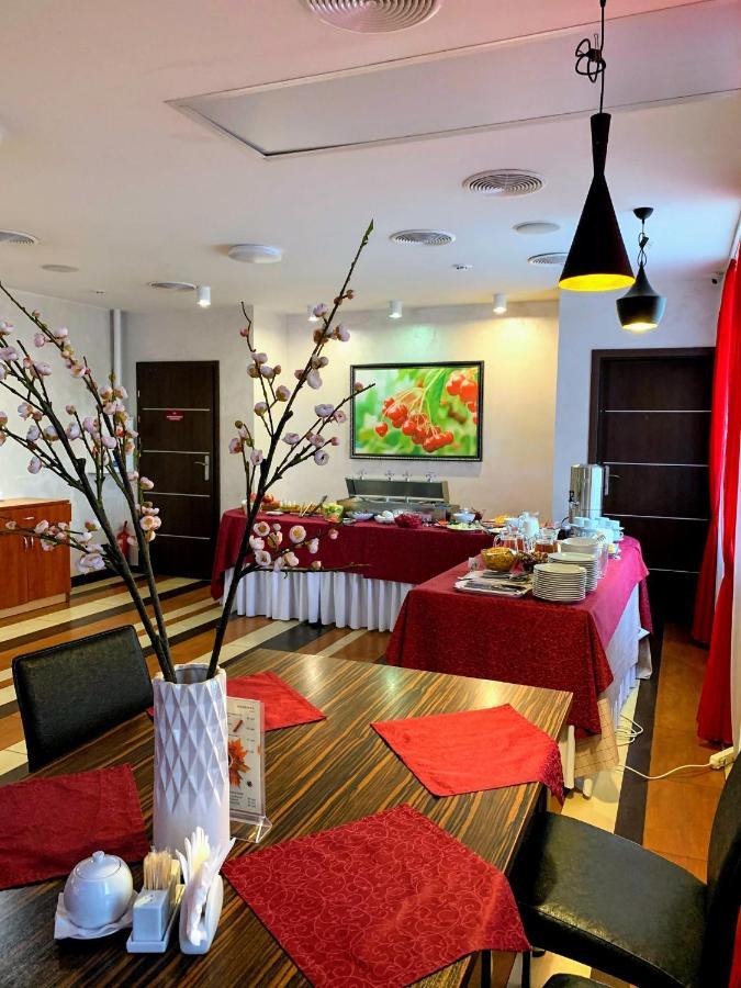 Hotel Kalyna คาร์คิฟ ภายนอก รูปภาพ
