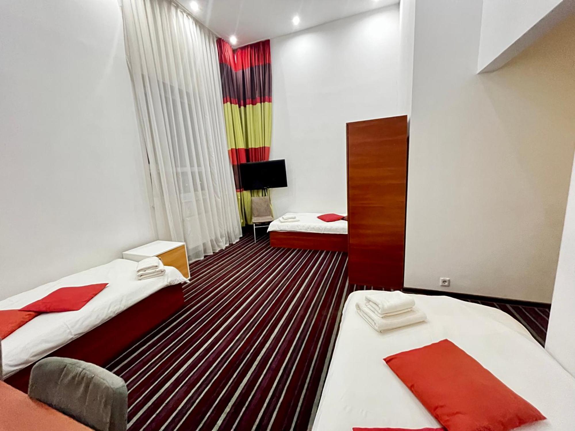 Hotel Kalyna คาร์คิฟ ภายนอก รูปภาพ