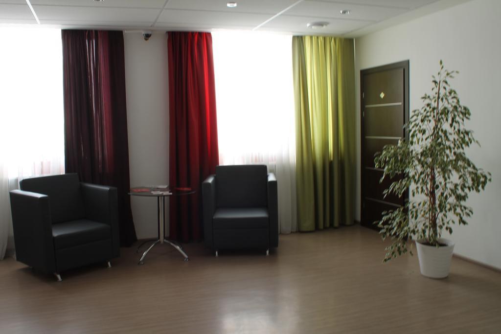 Hotel Kalyna คาร์คิฟ ภายนอก รูปภาพ