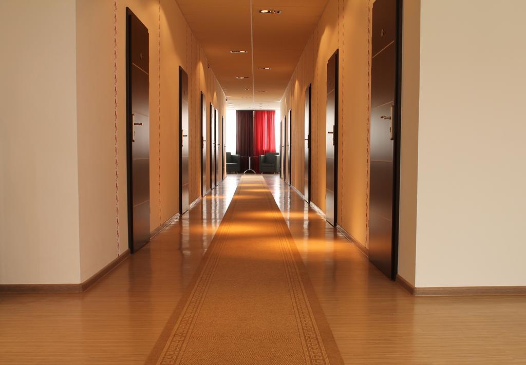 Hotel Kalyna คาร์คิฟ ภายนอก รูปภาพ