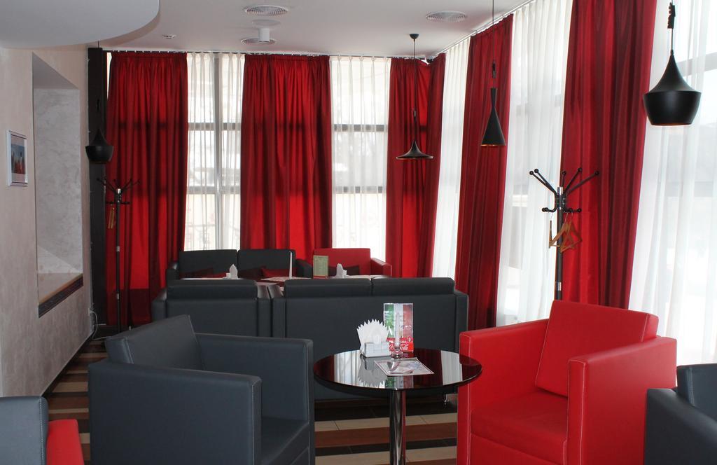 Hotel Kalyna คาร์คิฟ ภายนอก รูปภาพ