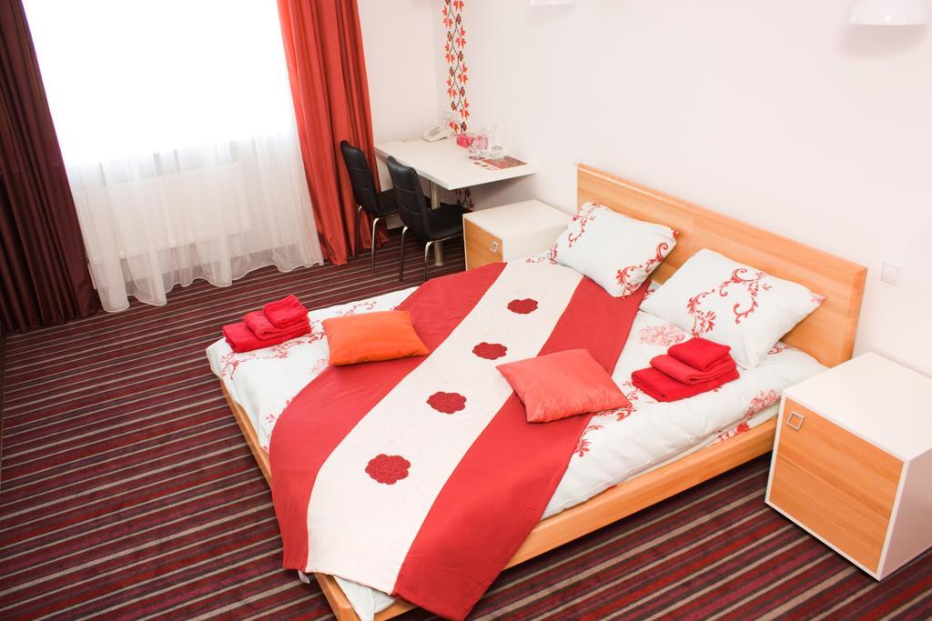 Hotel Kalyna คาร์คิฟ ภายนอก รูปภาพ
